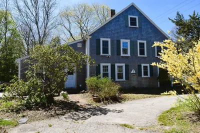 713 Sandwich Rd 1