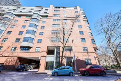 16 Harcourt St #5E