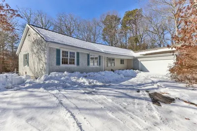46 Kensington Dr 1