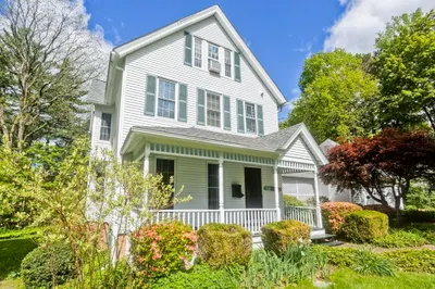 74 Woodbridge St 1