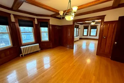 4 Adams Ave #2