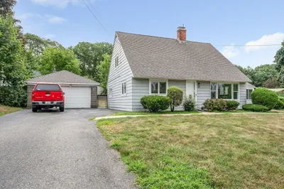 25 Davis Rd