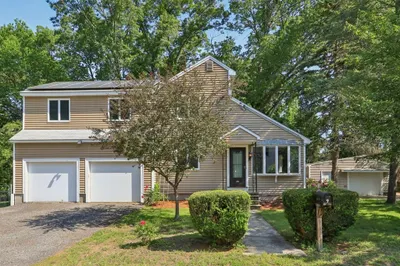 9 Edgewood St 1