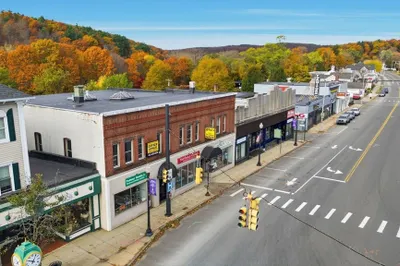 1432 Main St 1