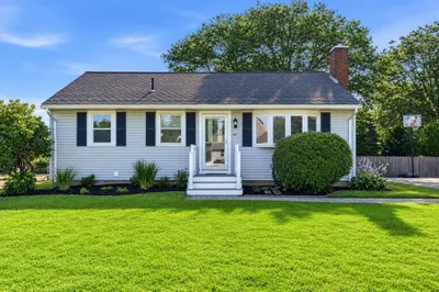 16 Robert Ave 1
