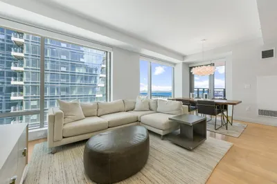 133 Seaport Blvd #1220 1