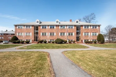 67 Fernview Ave #2