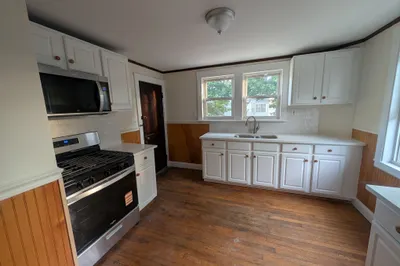 90 Lawn Ave #2 1