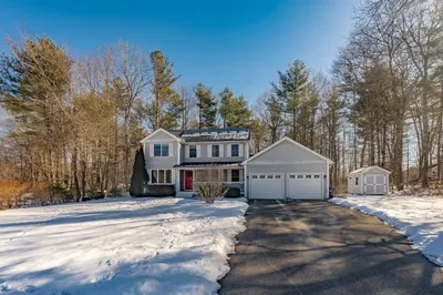 98 Pondview Cir 1