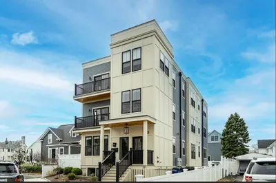 39 Murdock St #2