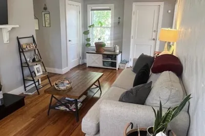 126 Derby St #2
