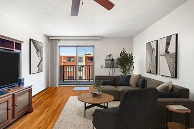 200 Governors Dr #39 1