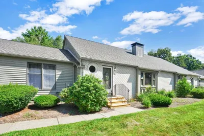 419 Southwick Rd #M56 1