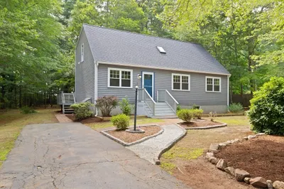 18 Great Meadow Dr 1