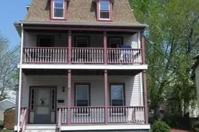 11 Wentworth St #1