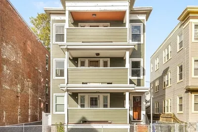58 Saxton St #2