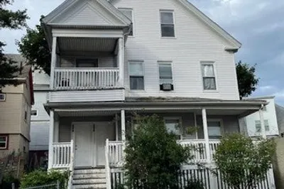 323-325 Quincy Street 1