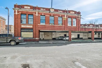 158 Chestnut St 1