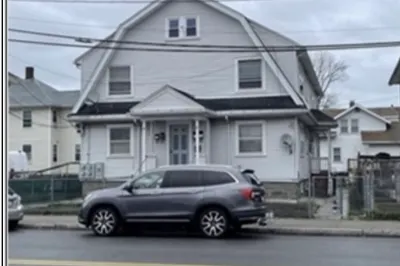 8 Greenwood Ave #A
