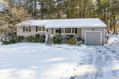 43 Colonial Road 1