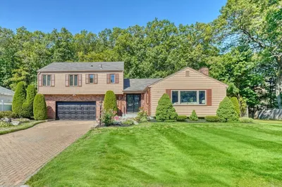 118 North Woodcrest Drive 1