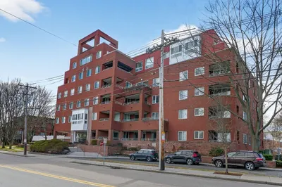 50 Watertown St #401