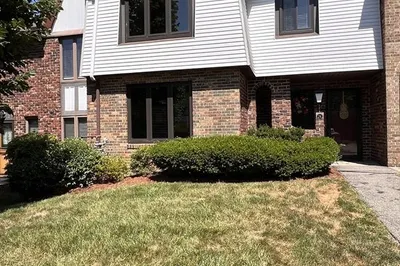 24 Cobblestone Ln #7