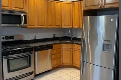 184 Grant Ave #2