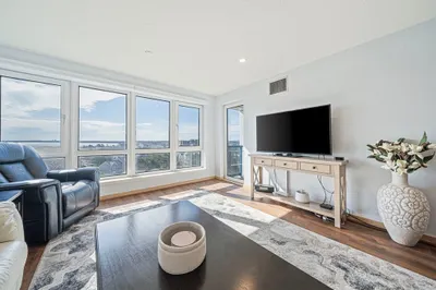 1001 Marina Drive #612