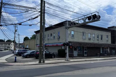 530 Waverley St 1