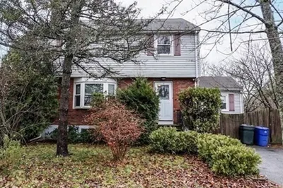 40 Russell St 1