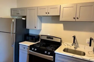 58 Bridge St #2M