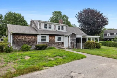 405 Sandwich Rd 1