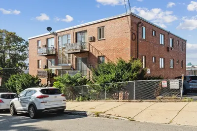 56 Franklin Ave #7 1