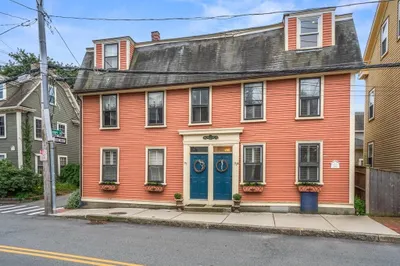 97 Essex St #3 1