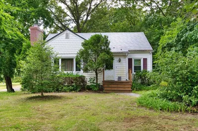 9 Pleasant St