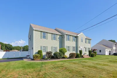 10 Bryan Dr 1
