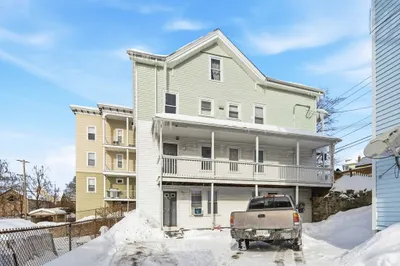 263 Elm St 1