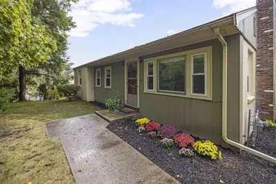 10 Selkirk Road