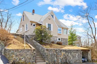 71 Woodland Rd