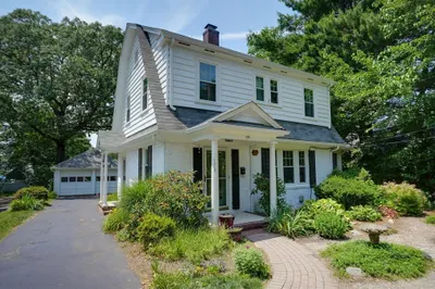 176 Beacon St
