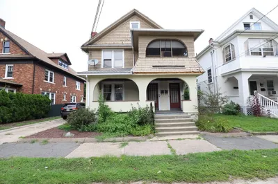 519 Newbury St 1