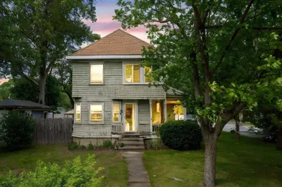 1 Holly St