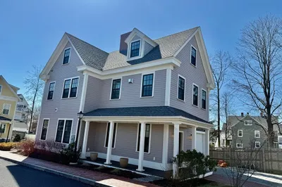 426 Islington St #426