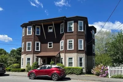 38 Sawtell Ave #1N