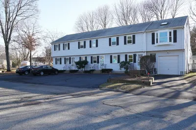 40 Lawn St 1