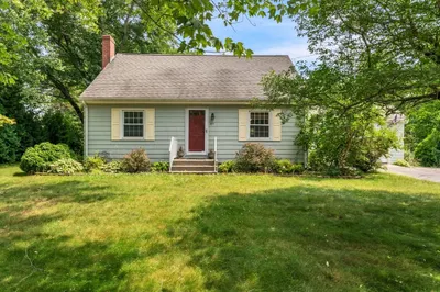 277 Parker St 1