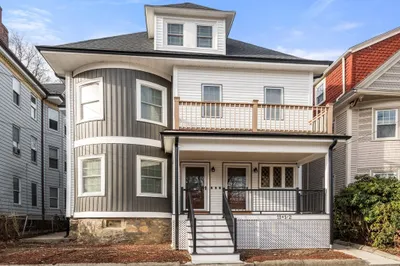 11 1/2 Spring Park Ave #1