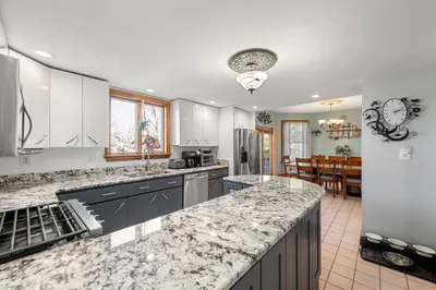 154 Winthrop Ave 1
