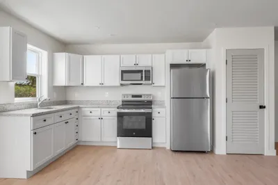 131 Perry Street #402 1